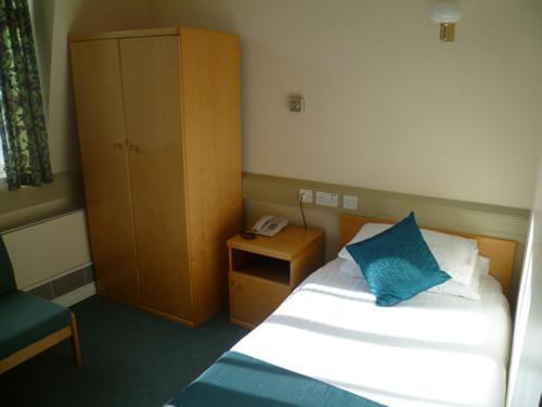 The Stables Hotel Mexborough Room photo